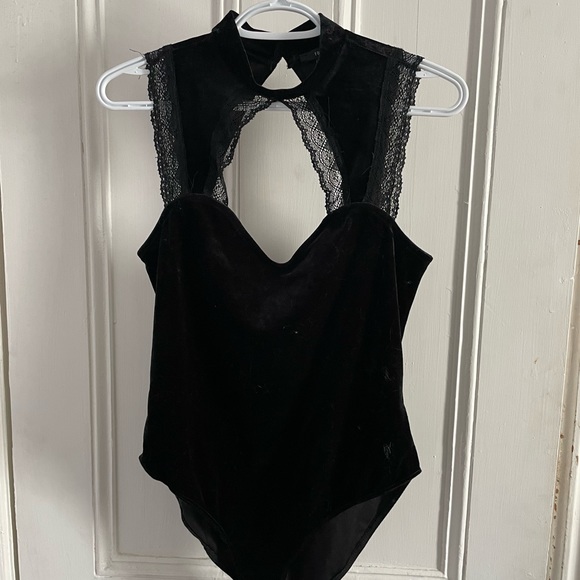 Velour black bodysuit - Picture 1 of 4